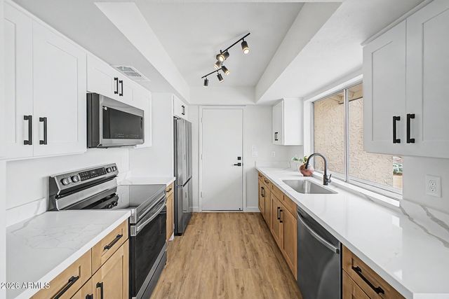 807 W BENTRUP Street, Chandler, AZ 85225