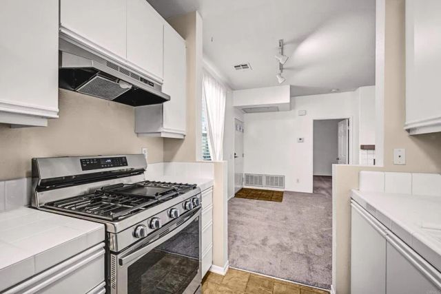 10915 Sabre Hill 364, San Diego, CA 92128