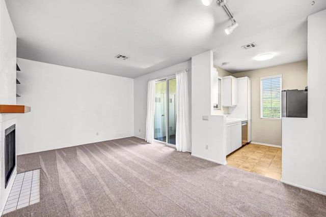 10915 Sabre Hill 364, San Diego, CA 92128