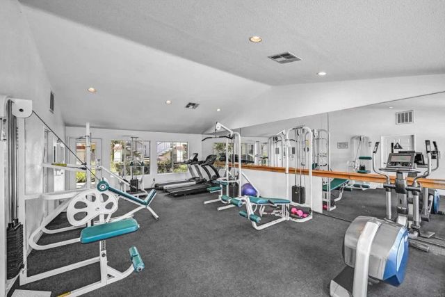 10915 Sabre Hill 364, San Diego, CA 92128