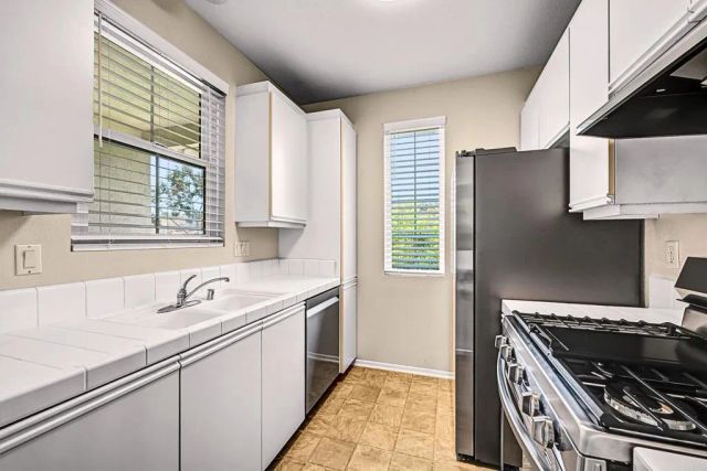 10915 Sabre Hill 364, San Diego, CA 92128