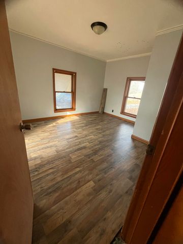 107 E Mockingbird Lane, Crane, MO 65633