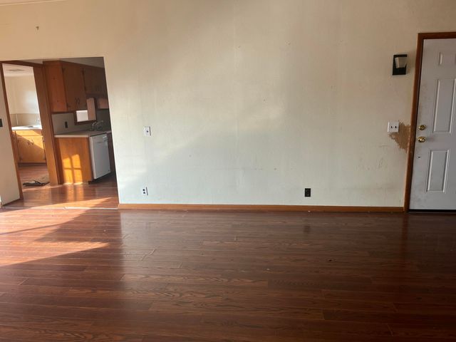 107 E Mockingbird Lane, Crane, MO 65633