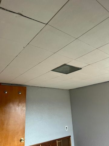 107 E Mockingbird Lane, Crane, MO 65633