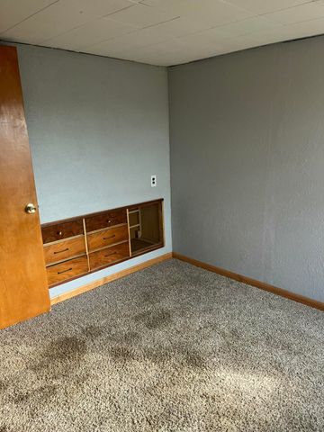 107 E Mockingbird Lane, Crane, MO 65633