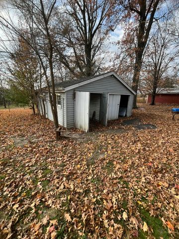 107 E Mockingbird Lane, Crane, MO 65633