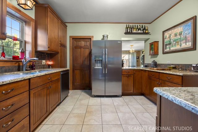 819 S Harvard Avenue, Villa Park, IL 60181