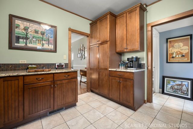 819 S Harvard Avenue, Villa Park, IL 60181
