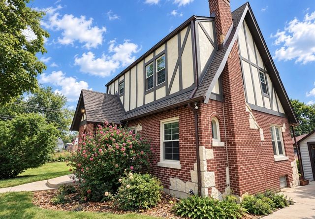 819 S Harvard Avenue, Villa Park, IL 60181