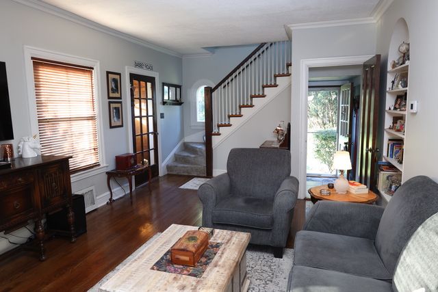 819 S Harvard Avenue, Villa Park, IL 60181