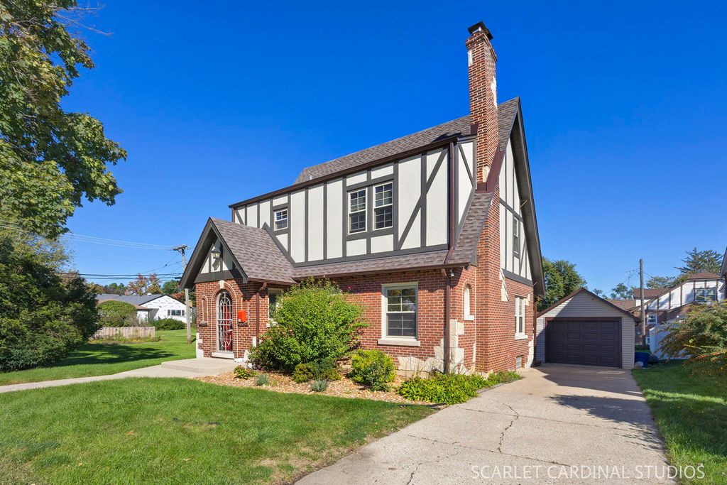 819 S Harvard Avenue, Villa Park, IL 60181
