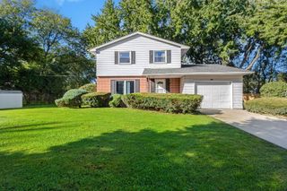 104 Hedge Court, La Porte, IN 46350