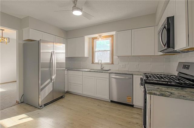 24475 W 83rd Street, Lenexa, KS 66227