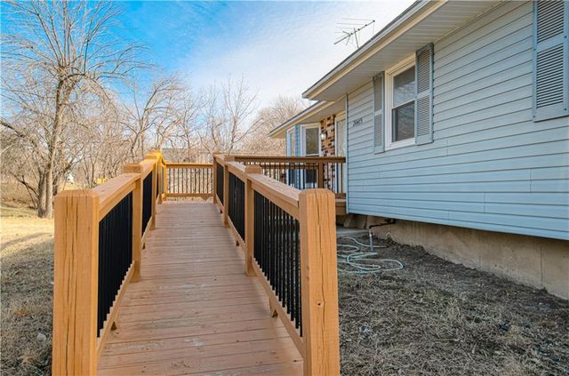 24475 W 83rd Street, Lenexa, KS 66227