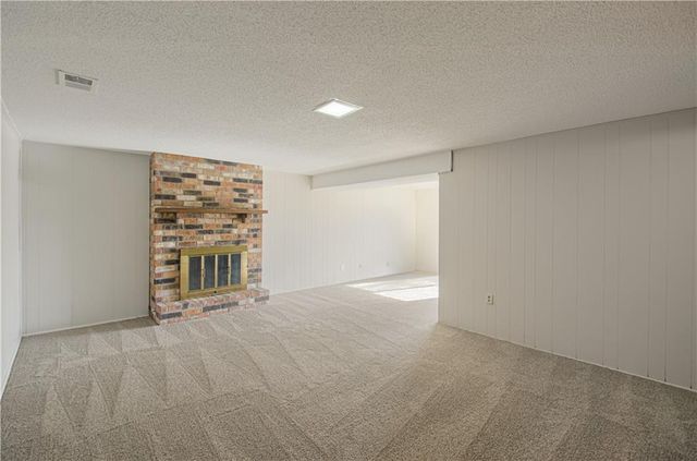 24475 W 83rd Street, Lenexa, KS 66227