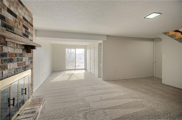 24475 W 83rd Street, Lenexa, KS 66227