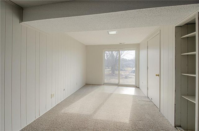 24475 W 83rd Street, Lenexa, KS 66227