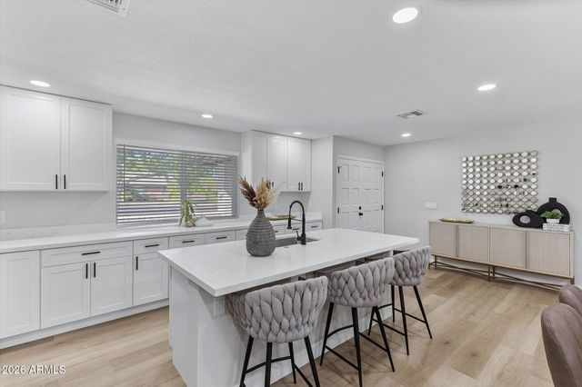 1810 S BEVERLY --, Mesa, AZ 85210