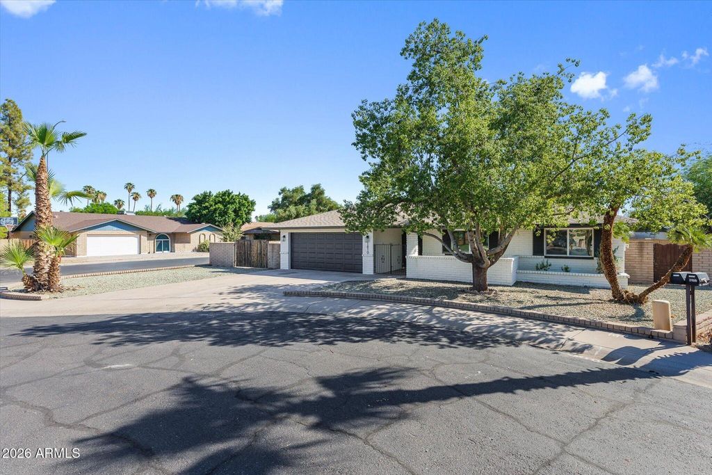 1810 S BEVERLY --, Mesa, AZ 85210 — photo 2