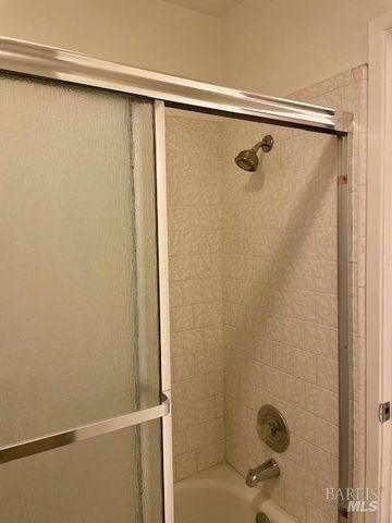 14 Scottsdale Way, Novato, CA 94947