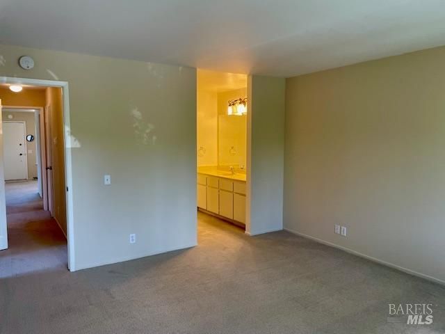 14 Scottsdale Way, Novato, CA 94947