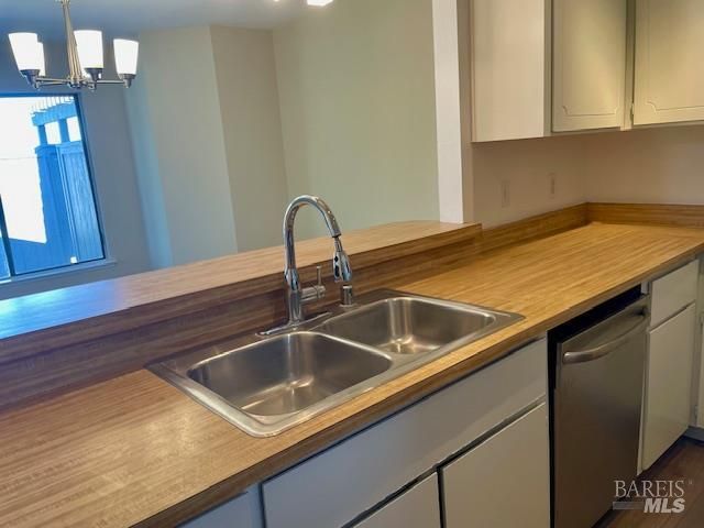 14 Scottsdale Way, Novato, CA 94947