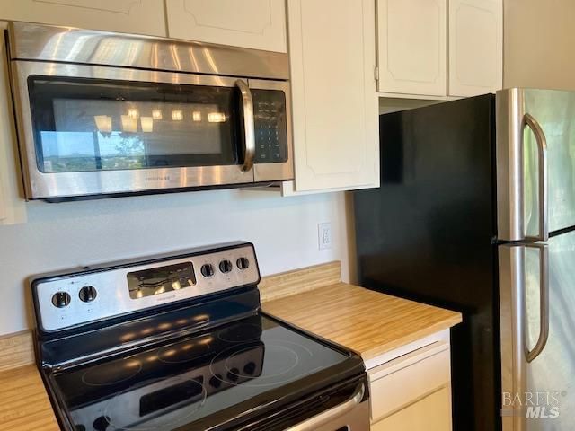 14 Scottsdale Way, Novato, CA 94947