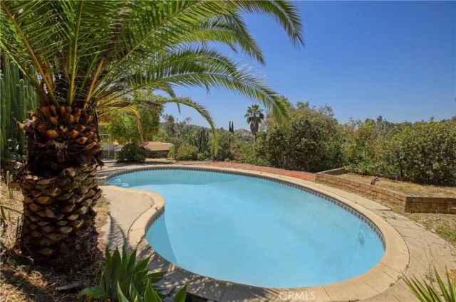 9940 Sunland Boulevard, Shadow Hills, CA 91040