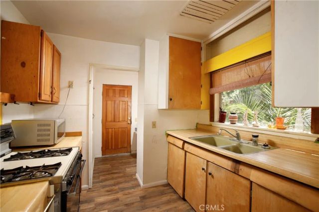9940 Sunland Boulevard, Shadow Hills, CA 91040