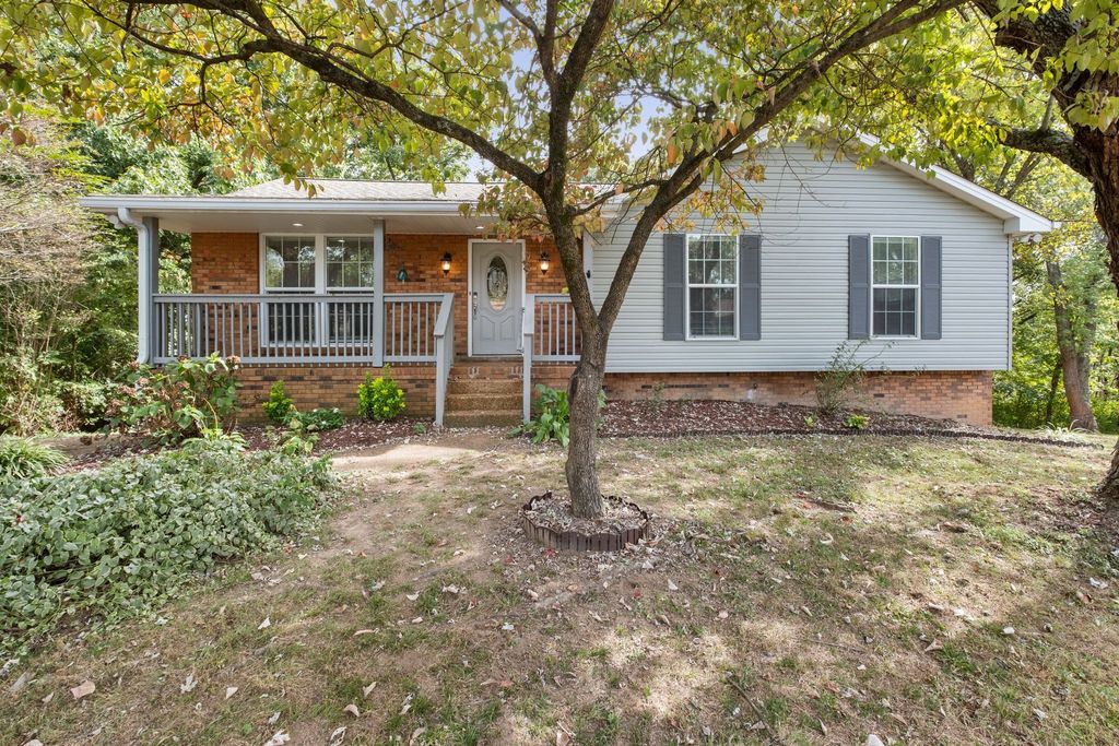 821 Luxemburg Dr, Hermitage, TN 37076