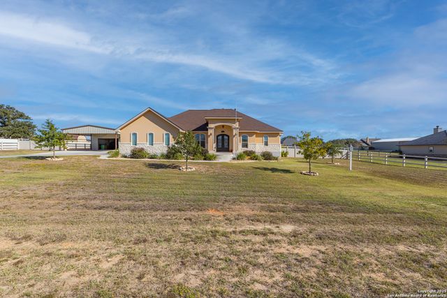 113 Westfield Landing, La Vernia, TX 78121