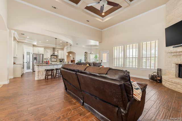 113 Westfield Landing, La Vernia, TX 78121