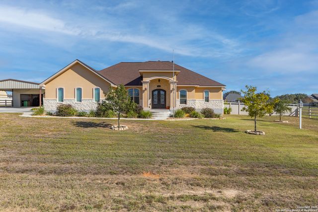 113 Westfield Landing, La Vernia, TX 78121