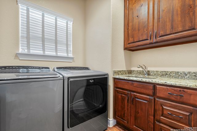 113 Westfield Landing, La Vernia, TX 78121