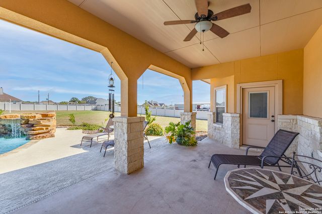 113 Westfield Landing, La Vernia, TX 78121