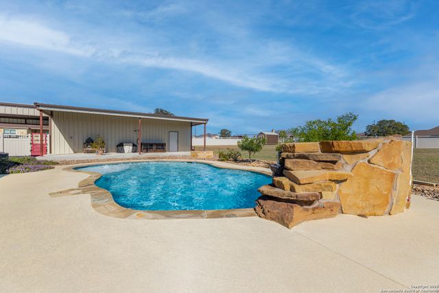 113 Westfield Landing, La Vernia, TX 78121