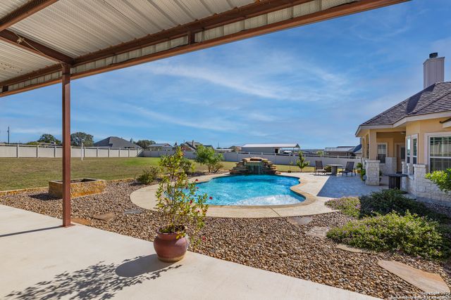 113 Westfield Landing, La Vernia, TX 78121