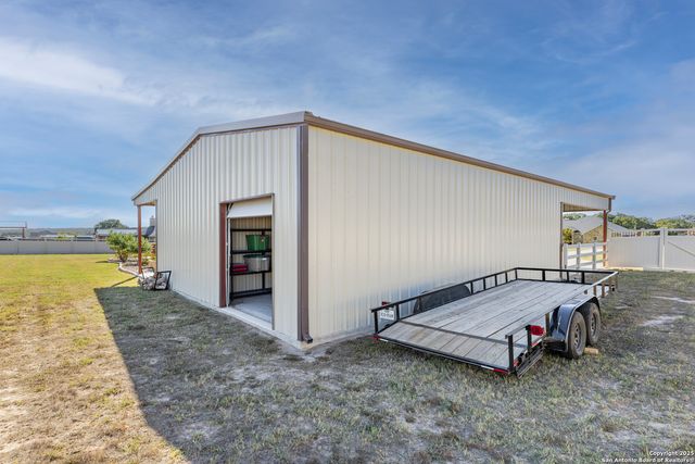 113 Westfield Landing, La Vernia, TX 78121