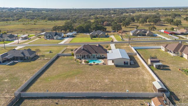 113 Westfield Landing, La Vernia, TX 78121
