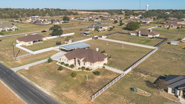 113 Westfield Landing, La Vernia, TX 78121