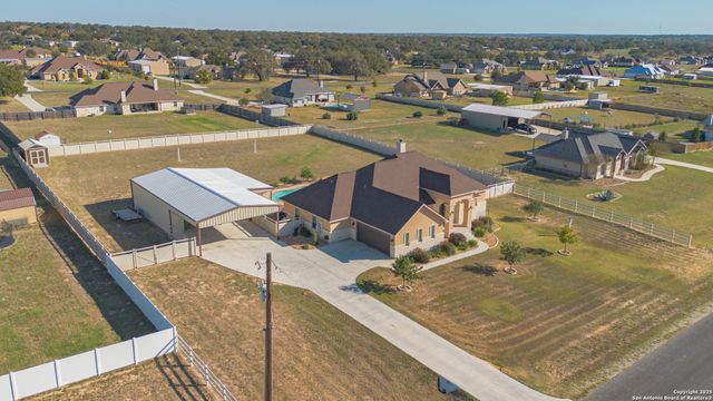 113 Westfield Landing, La Vernia, TX 78121