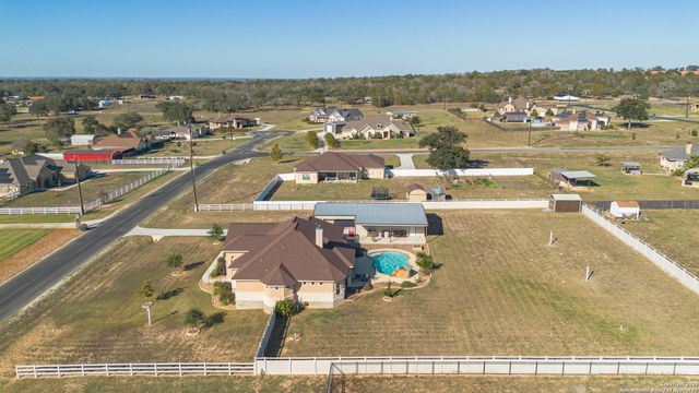 113 Westfield Landing, La Vernia, TX 78121