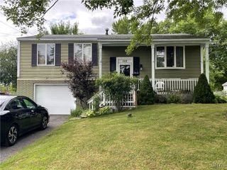102 Cedarwood Boulevard, Van Buren, NY 13027