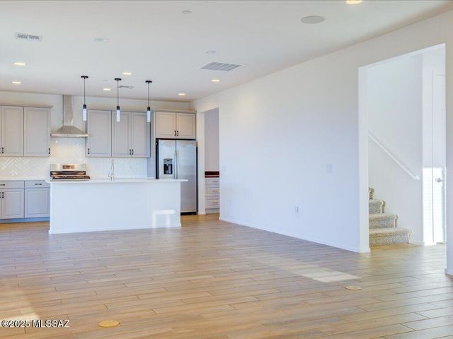 10081 S Moonlit Riverwalk Trail, Vail, AZ 85641