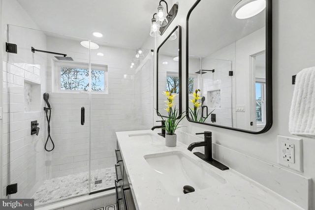 1427 PARKWOOD PL NW, Washington, DC 20010