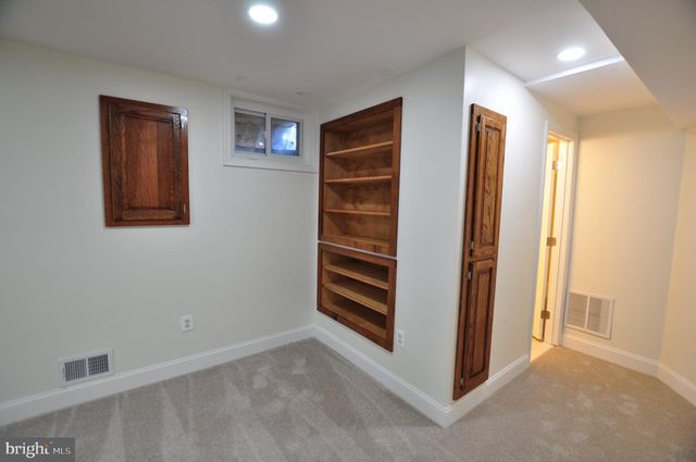 7421 BRENISH DR, Gaithersburg, MD 20879