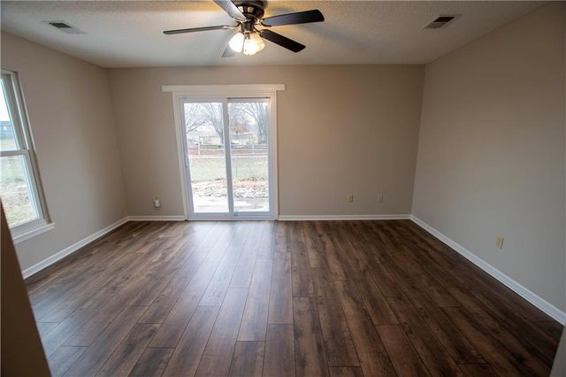 224 E Westoff Place, Gardner, KS 66030