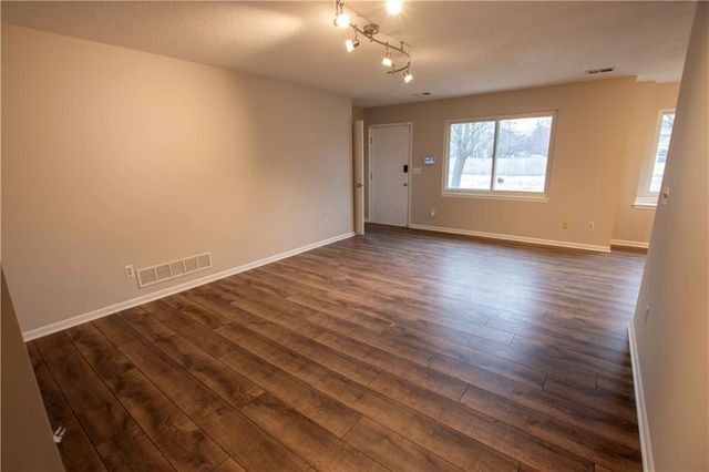 224 E Westoff Place, Gardner, KS 66030