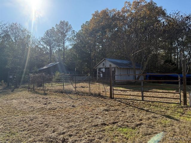 241 County Road 280 ., Valley Grande, AL 36701