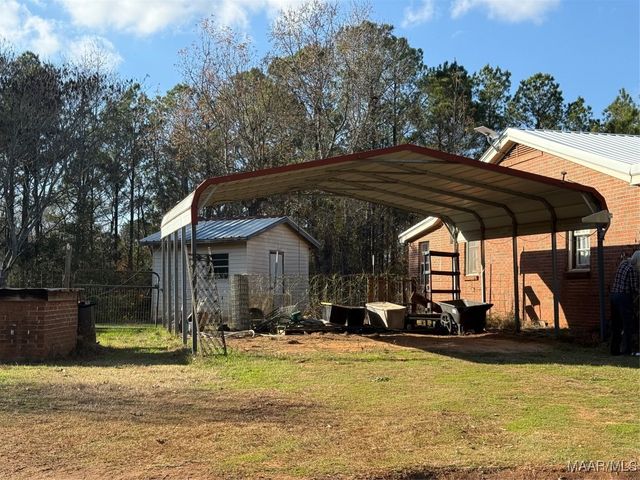 241 County Road 280 ., Valley Grande, AL 36701